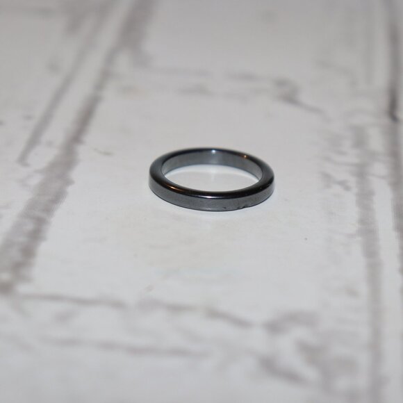 🖤 Vintage Hematite Ring · Size 7.25 · Polished Stone · Bold & Grounded 🤍 - Picture 7 of 7